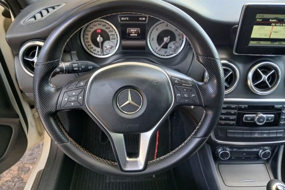 Mercedes-Benz-A 180