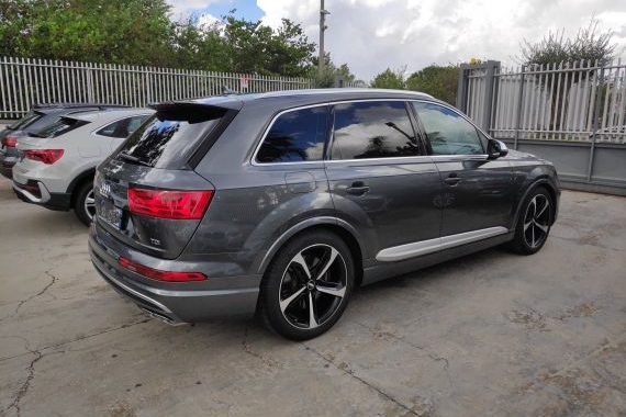 Audi-Q7