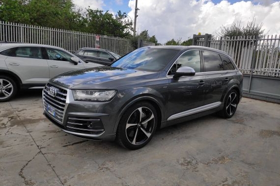 Audi-Q7