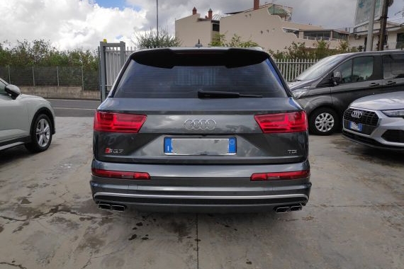 Audi-Q7