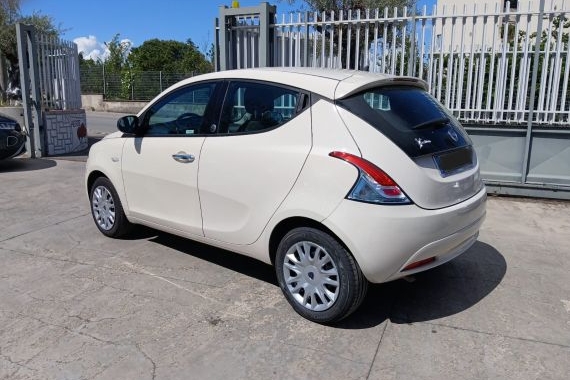Lancia-Ypsilon