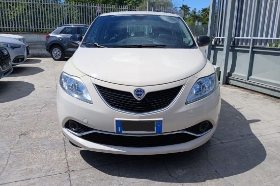 Lancia-Ypsilon